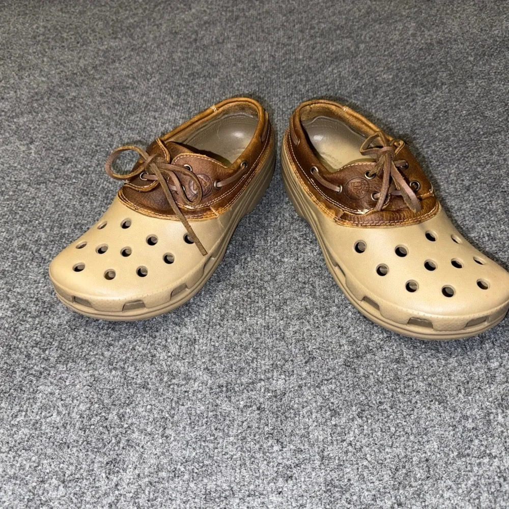 Crocs Beach Line Boat Shoes Khaki Espresso Leather Mens 7 Womens 9 Coastal Vibe